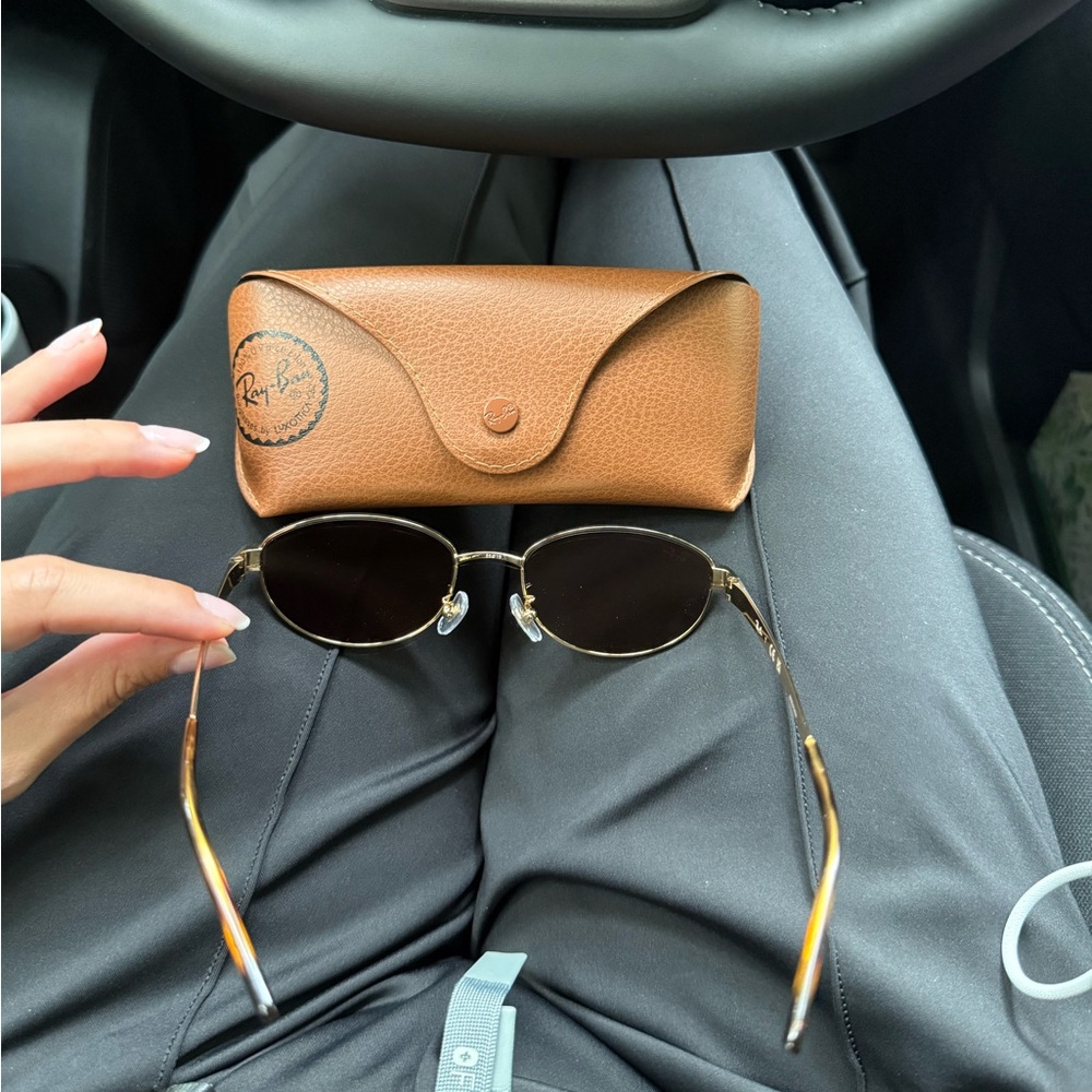 Ray-Ban Gold Frame Sunglasses with Brown Lenses - Picture 7 of 7